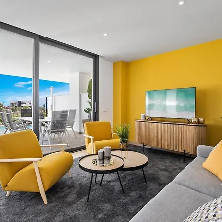 Vivi Homes - Levi Pool, Garden, Gym &