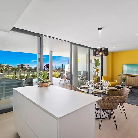 Vivi Homes - Levi Pool, Garden, Gym & Apartamento