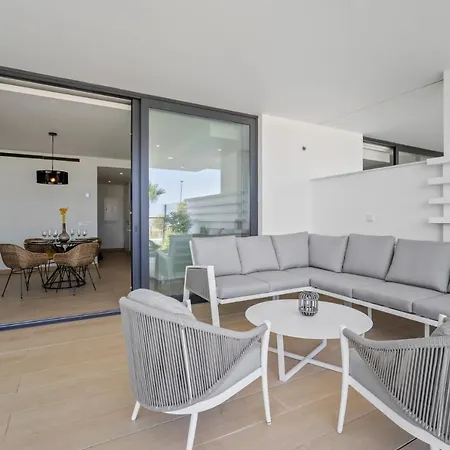 Vivi Homes - Levi Pool, Garden, Gym &