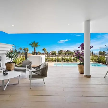 Vivi Homes - Levi Pool, Garden, Gym &