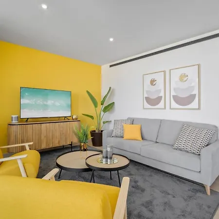 Apartamento Vivi Homes - Levi Pool, Garden, Gym &