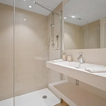 Apartamento Vivi Homes - Levi Pool, Garden, Gym & Fuengirola
